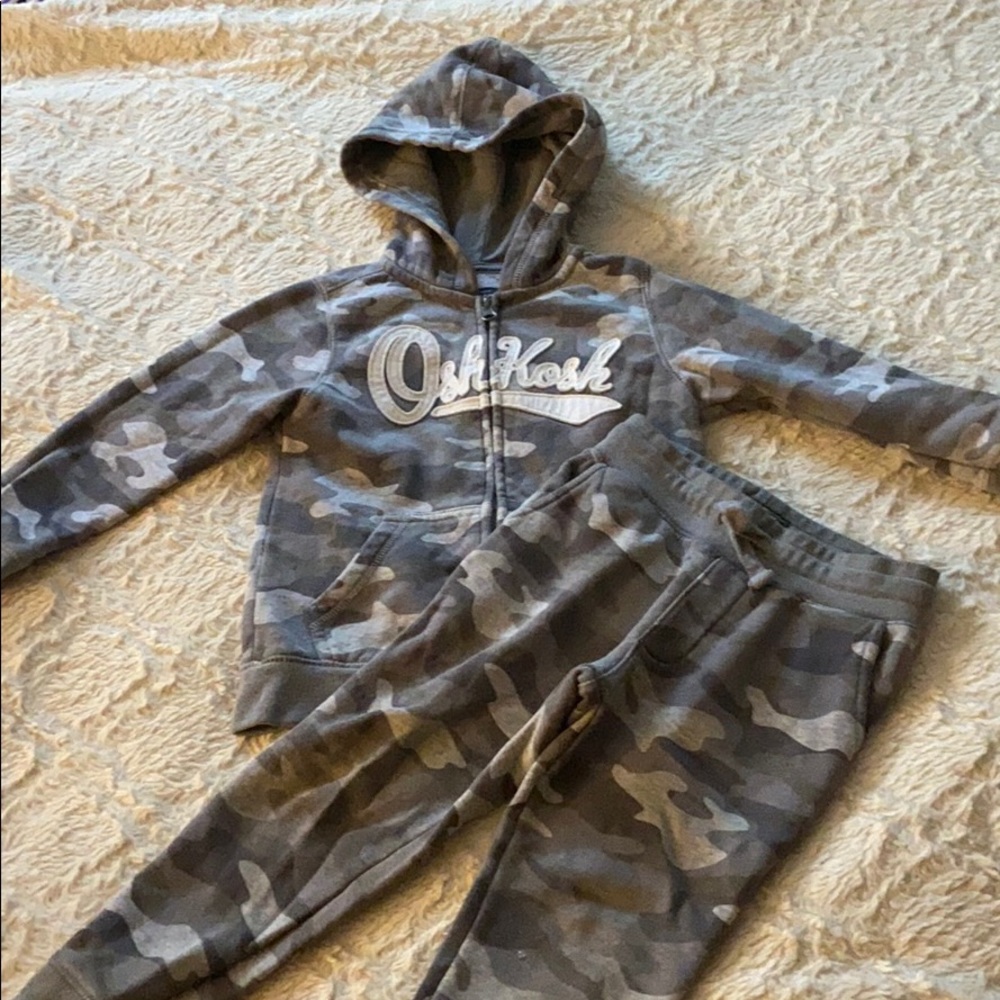 SOLD💫 BOYS 4T Oshkosh MATCHING SUIT 🪐 Gray Camo